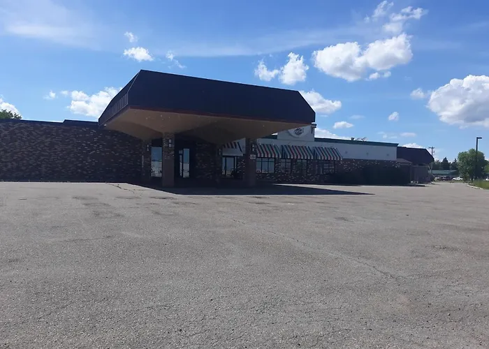 Vegas Minot Hotel