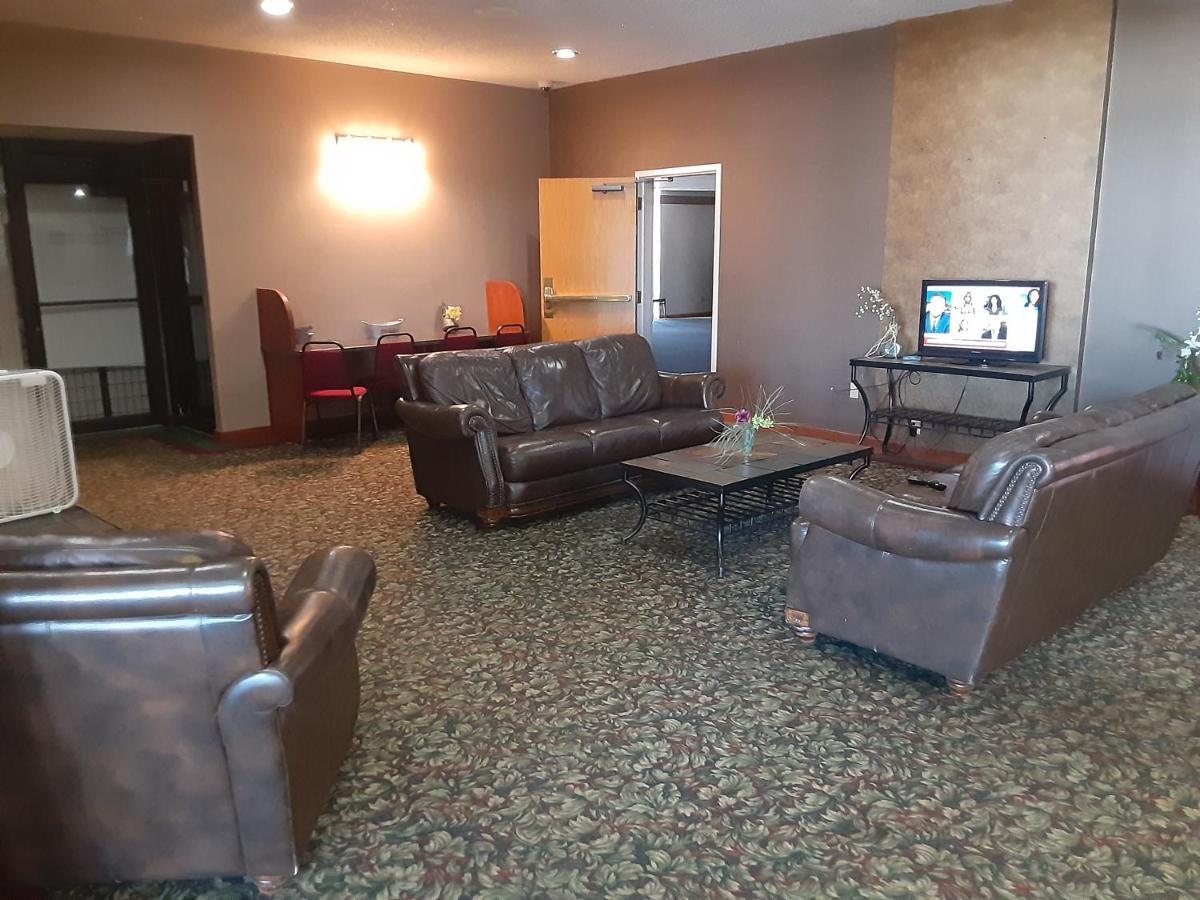 Vegas Minot